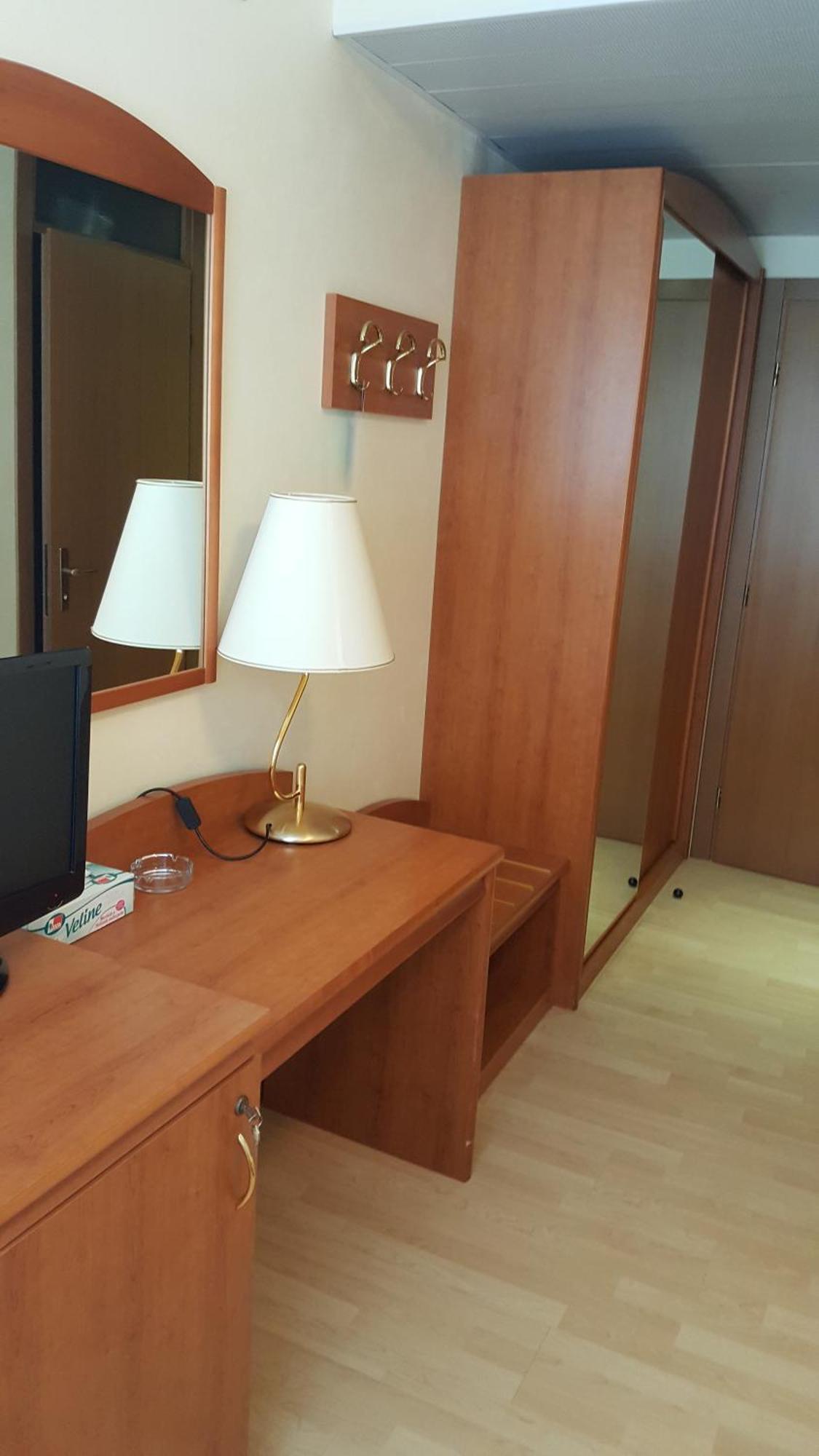 Hotel Arizona Lignano Sabbiadoro Rum bild