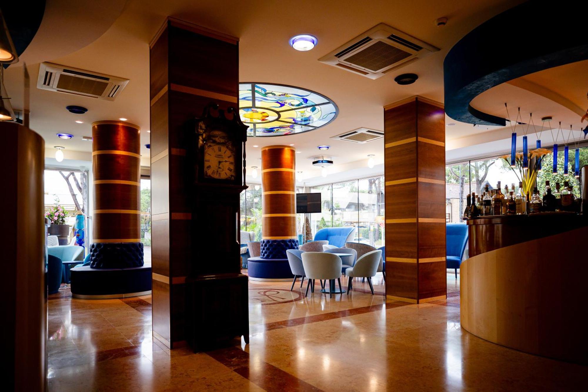 Hotel Arizona Lignano Sabbiadoro Exteriör bild